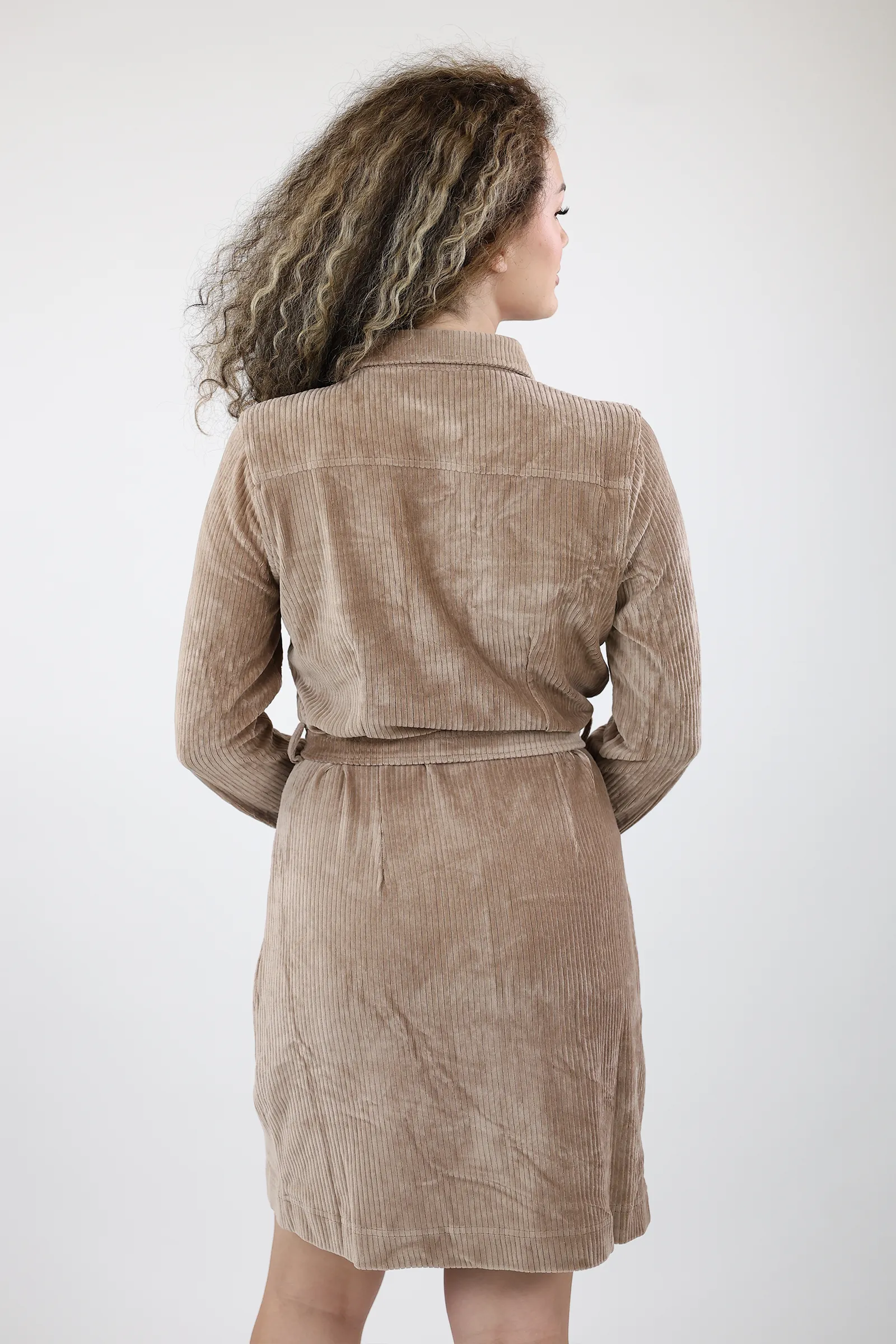 Fustan velvet - Image 5