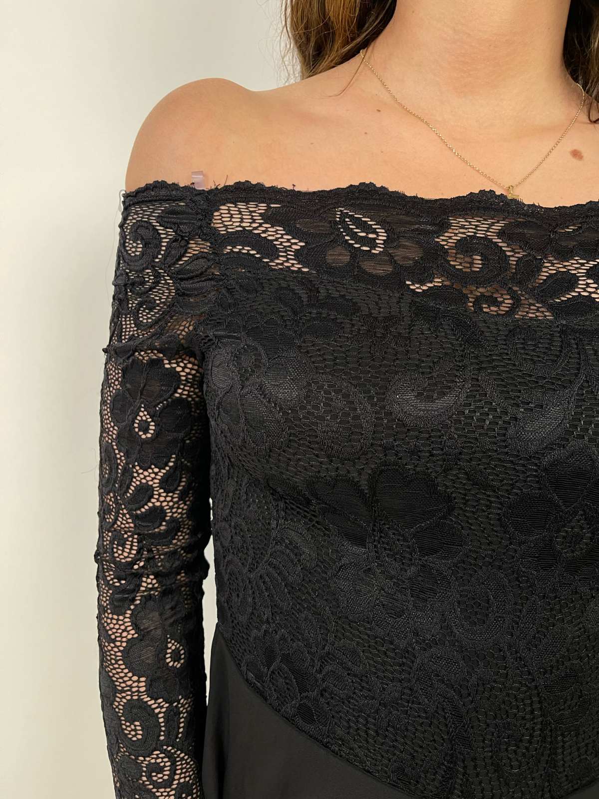 Fustan off-shoulder - Image 4