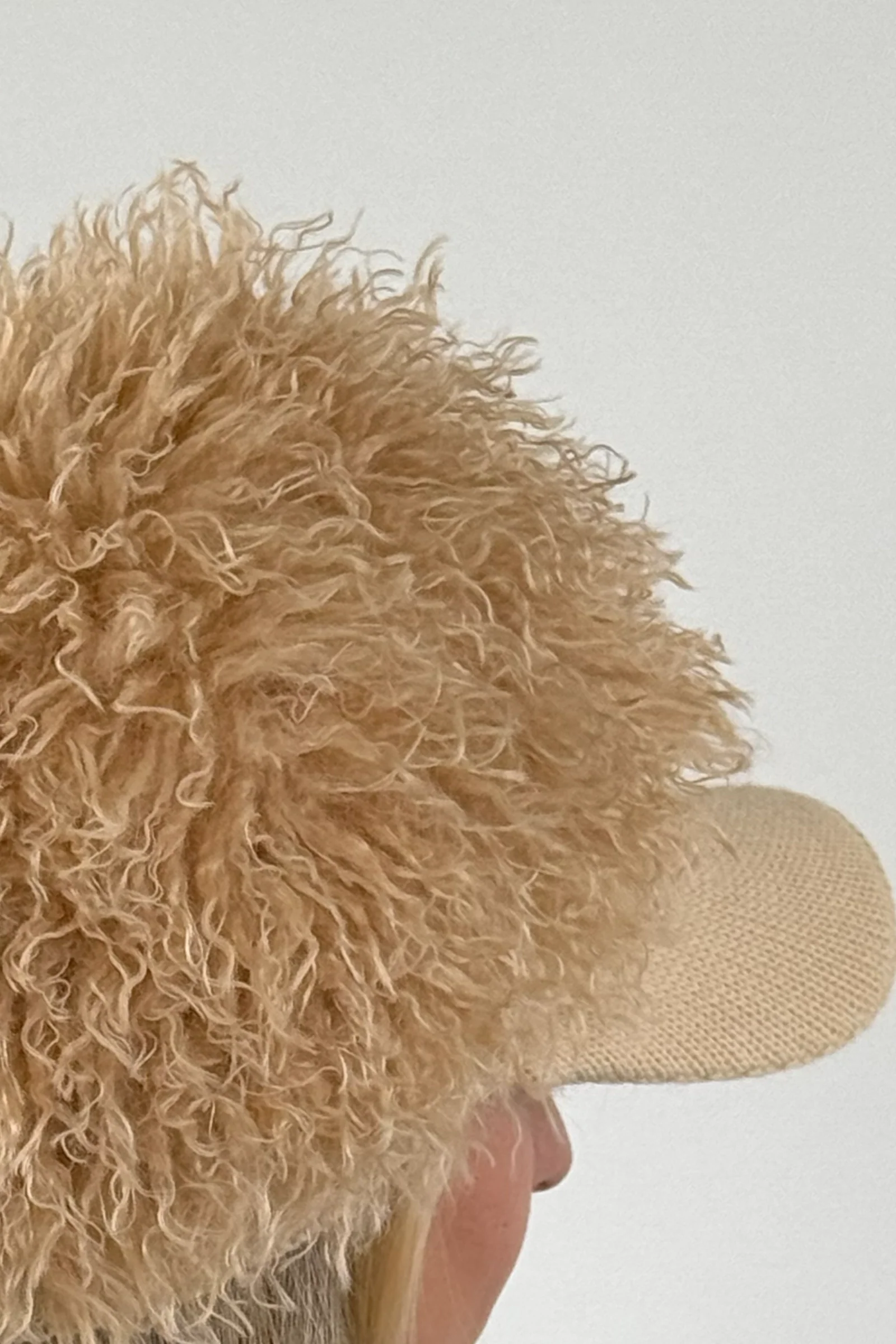 Kapuq hat with fur - Image 10