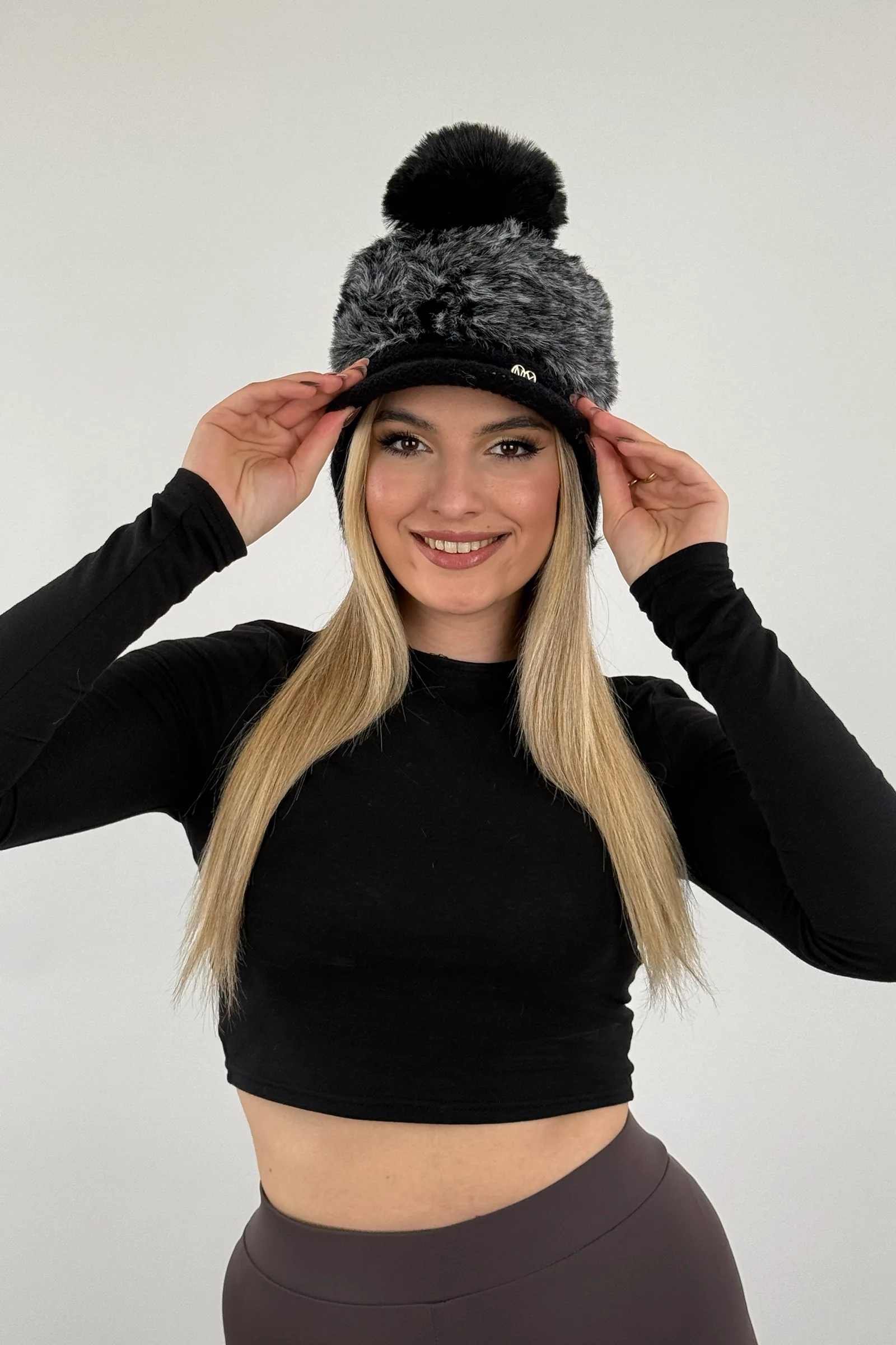 Kapuq hat with fur - Image 7