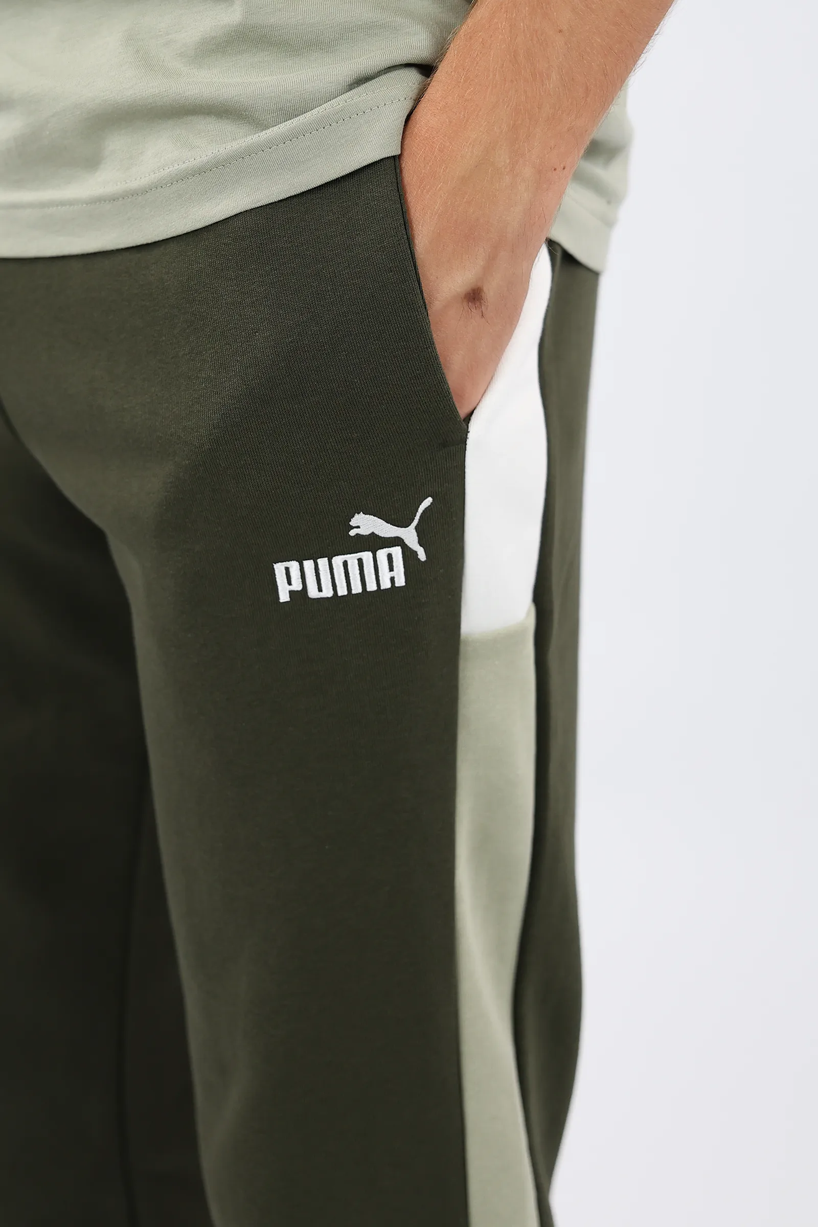 TRENERKA Puma ESS BLOCK SWEATPANTS FL B-BOTTOMS 684689-82 - Image 4