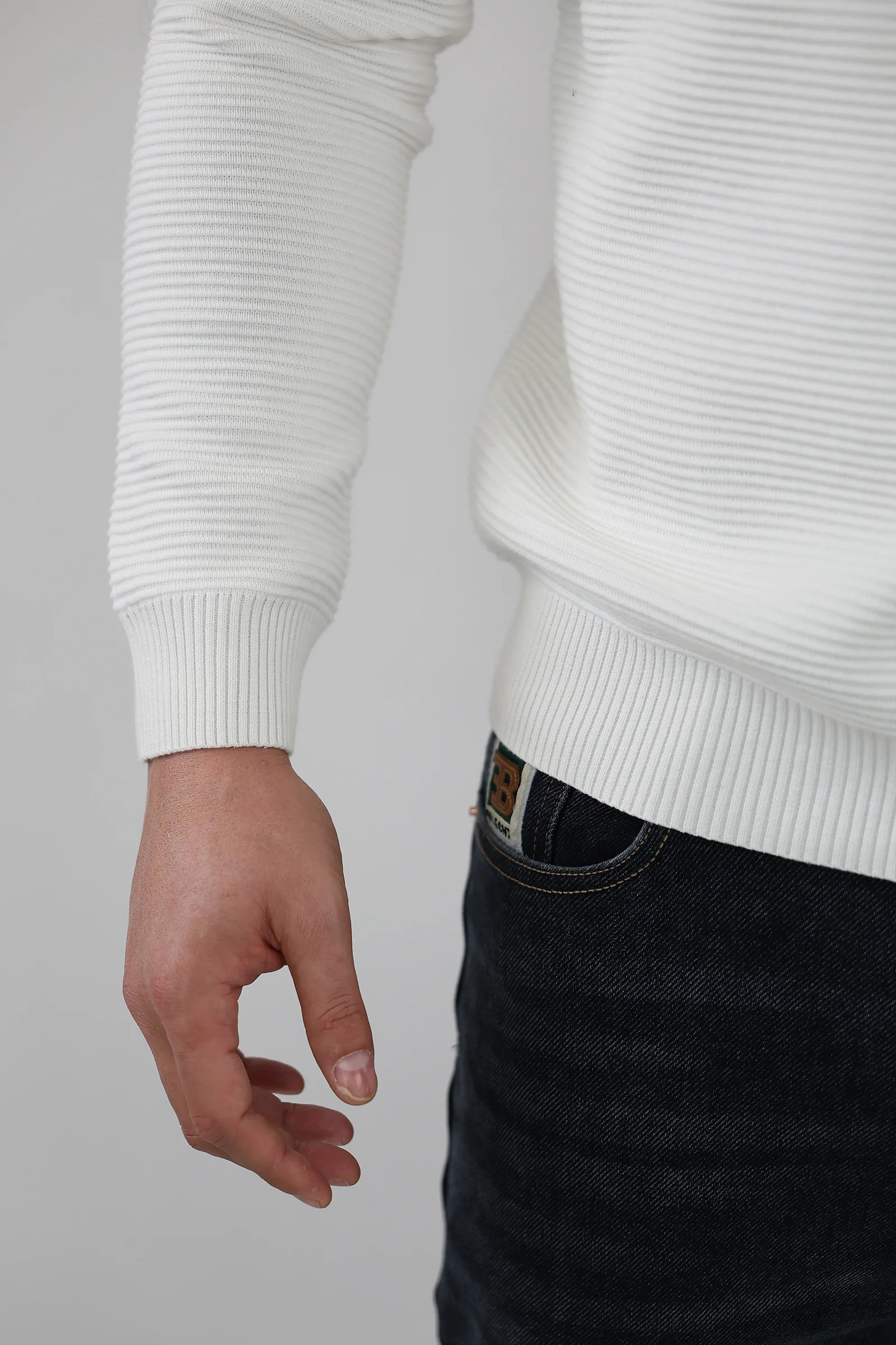 Xhemper crewneck - Image 10