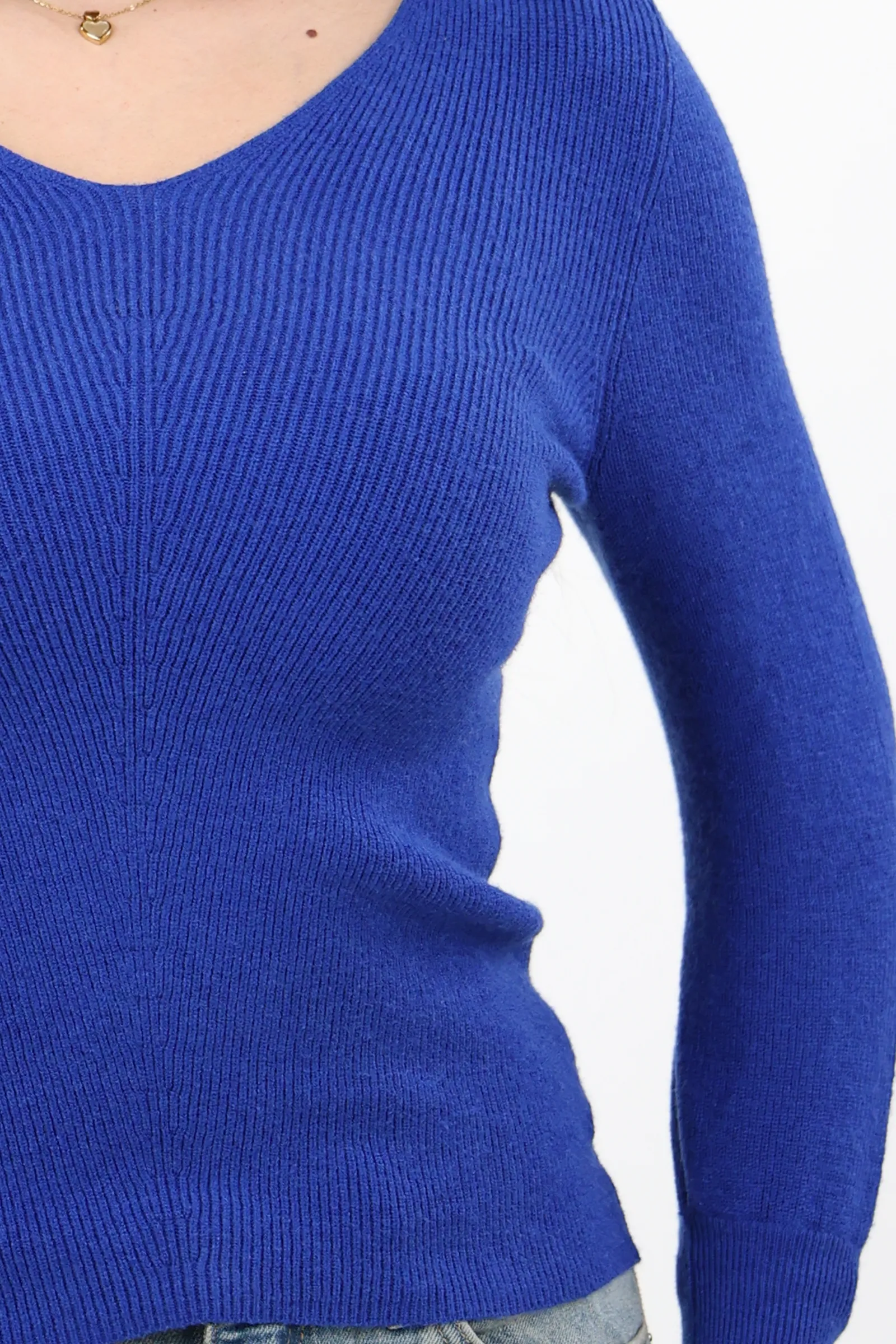 Xhemper chuba v-neck - Image 14