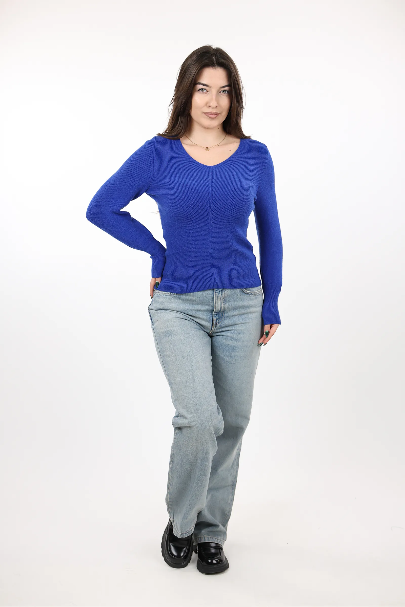 Xhemper chuba v-neck - Image 15