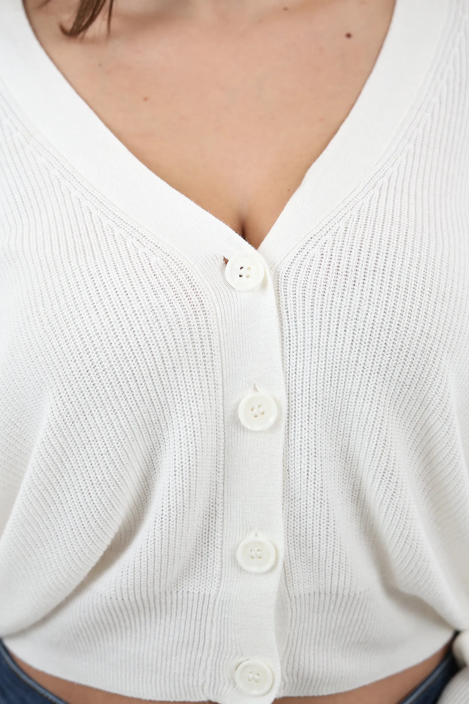 Xhemper soft knit v-neck - Image 9