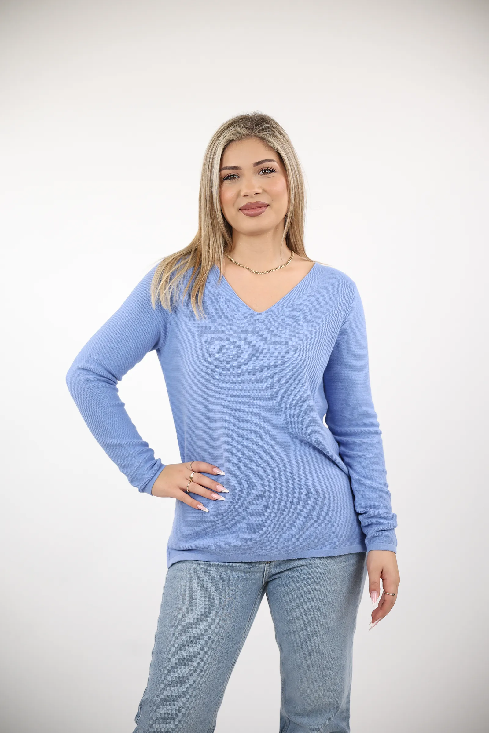 Xhemper v neck - Image 12